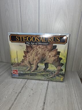 Vtg 1993 Sealed Stegosaurus Model Kit By AMT/ERTL Skill Level 2 New Wrapper Torn